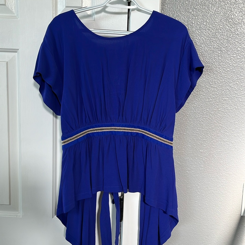 Bebe Louise Open Back Clematis Blue Top Size 8